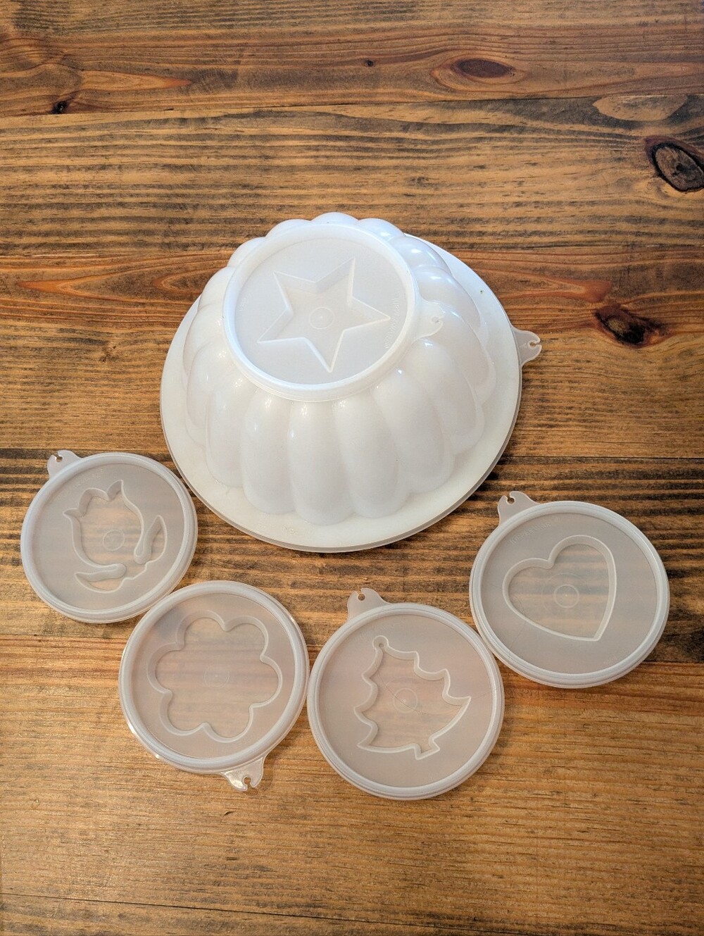 Tupperware Jello Mold with 5 Interchangeable Inserts